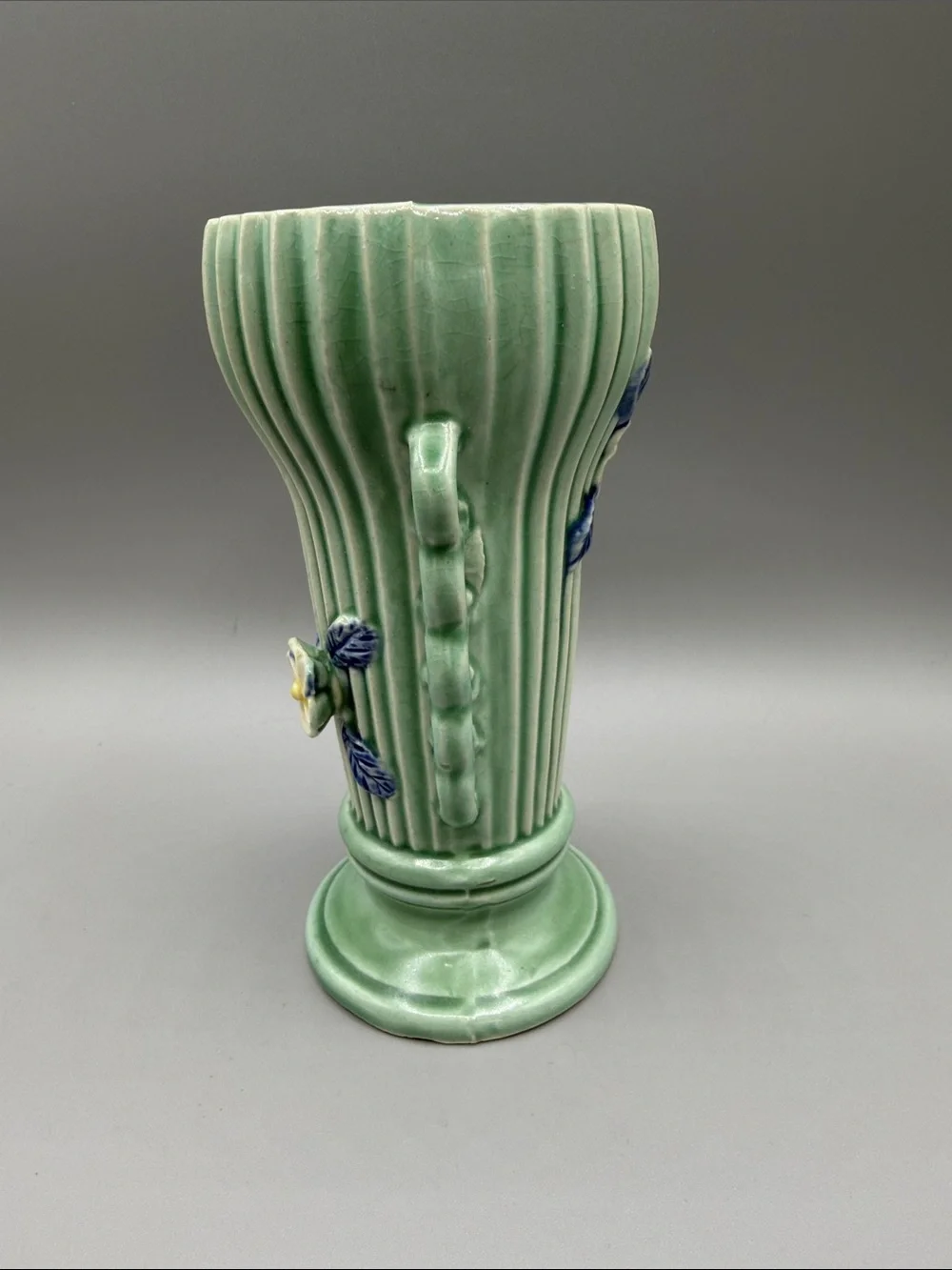 Vintage vase features